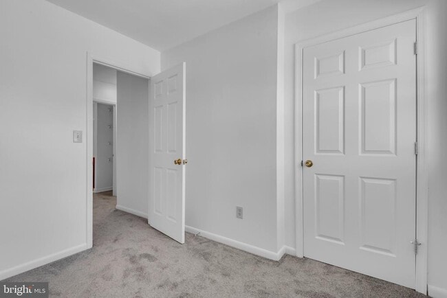 Building Photo - 651 Westphalia Ct