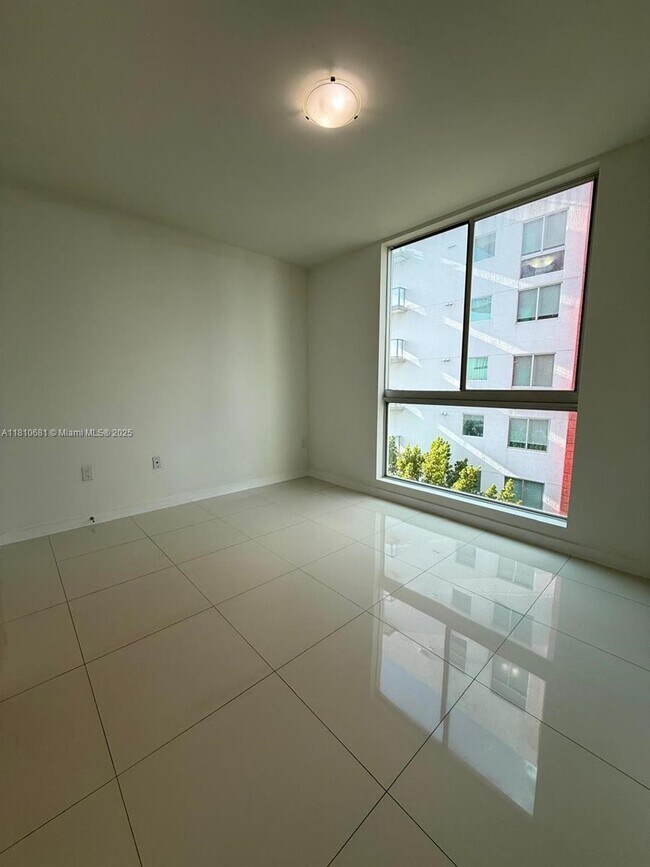Building Photo - 7661 NW 107th Ave