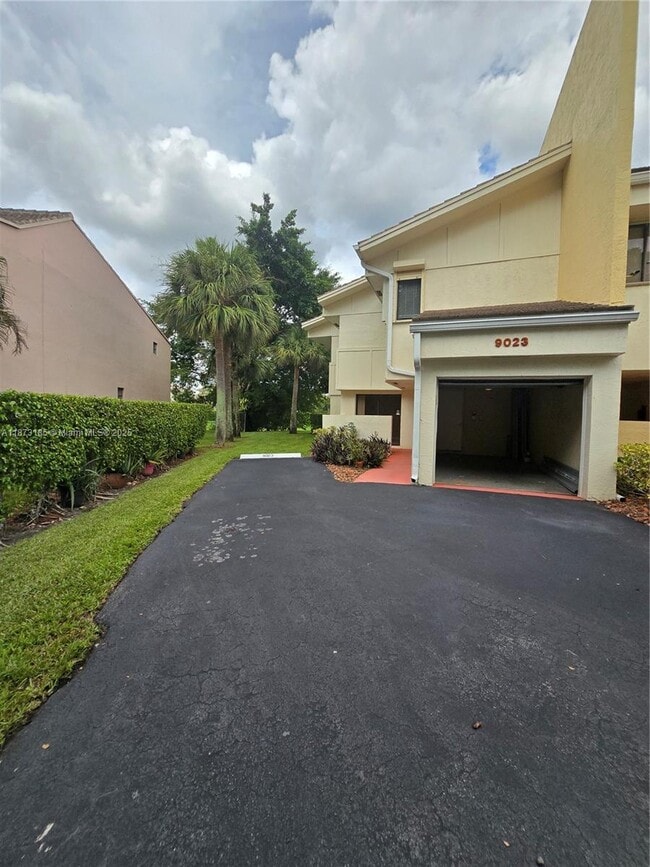 Primary Photo - 9023 NW 38th Dr