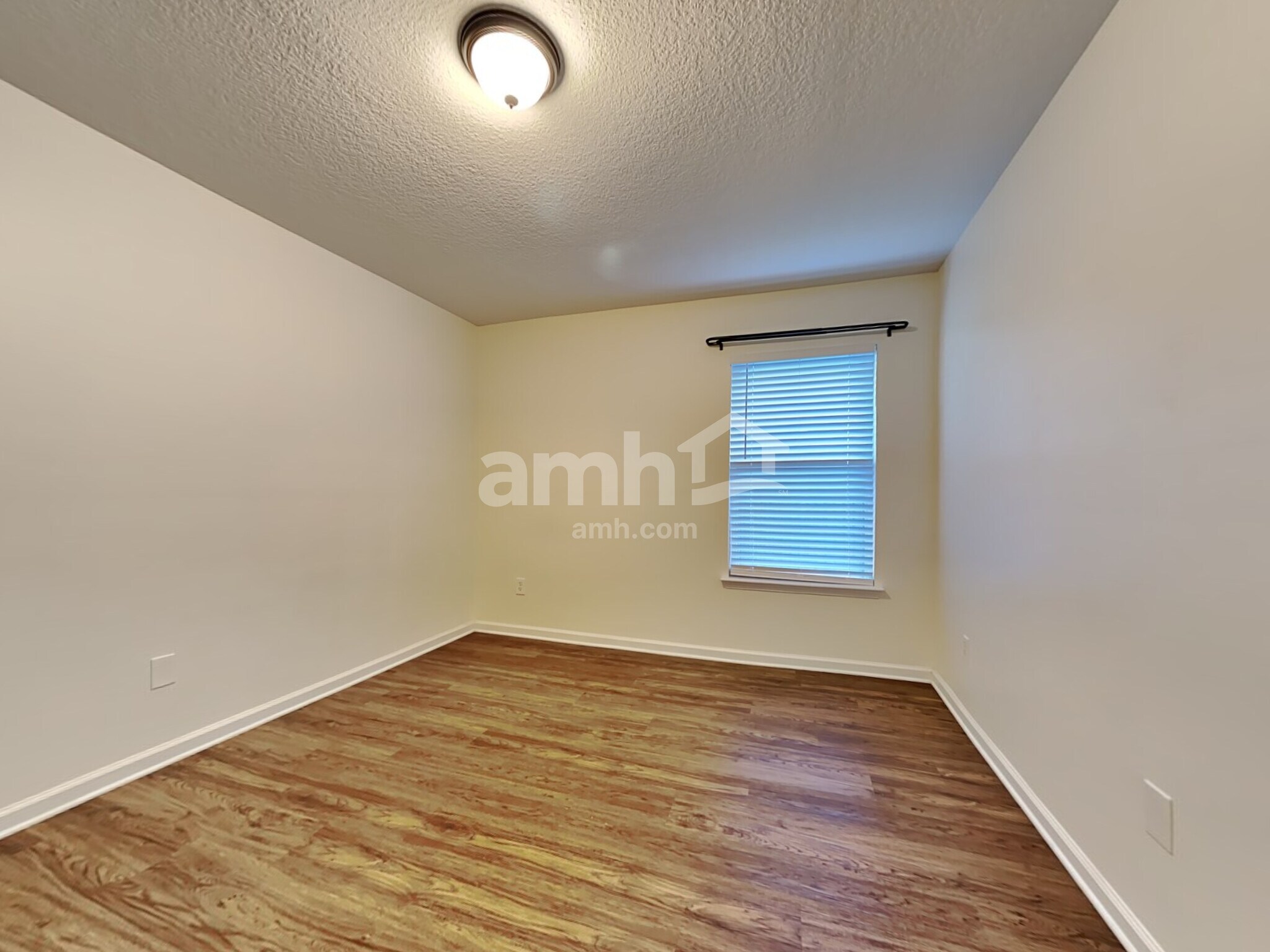 Building Photo - 14136 Fish Eagle Dr E