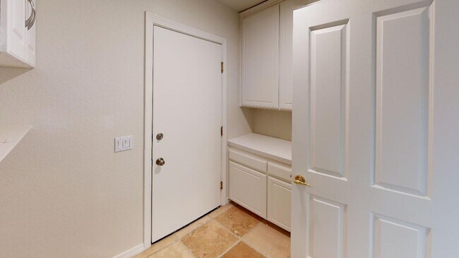 Building Photo - 4655 Snapdragon Way