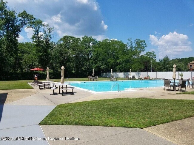 Building Photo - 10 Laurel Pl