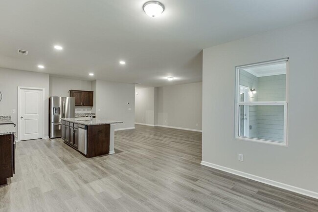 Building Photo - 145 Alexander Ln