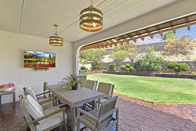 Building Photo - 7242 Canyon Wren Ave