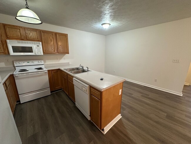 Building Photo - 1659 W Kole Dr