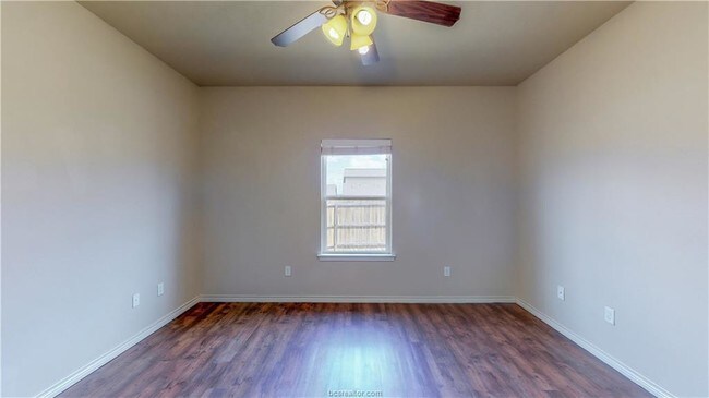 Building Photo - 3357 Keefer Loop