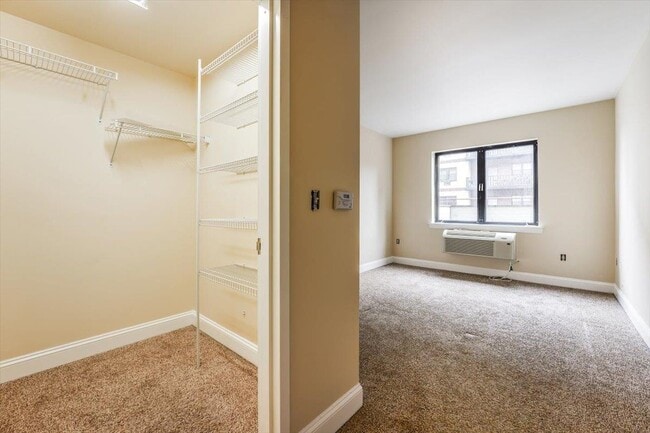 Building Photo - 29 1st St