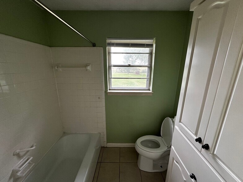 Building Photo - 179 Weldon Dr