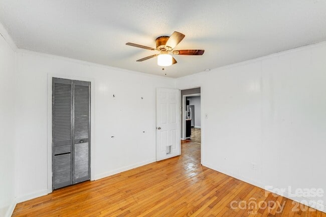 Building Photo - 909 Marion St