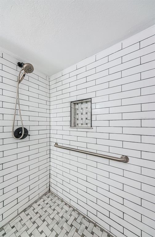 Building Photo - 618 40th Ave N