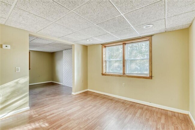 Building Photo - 3973 North Ave