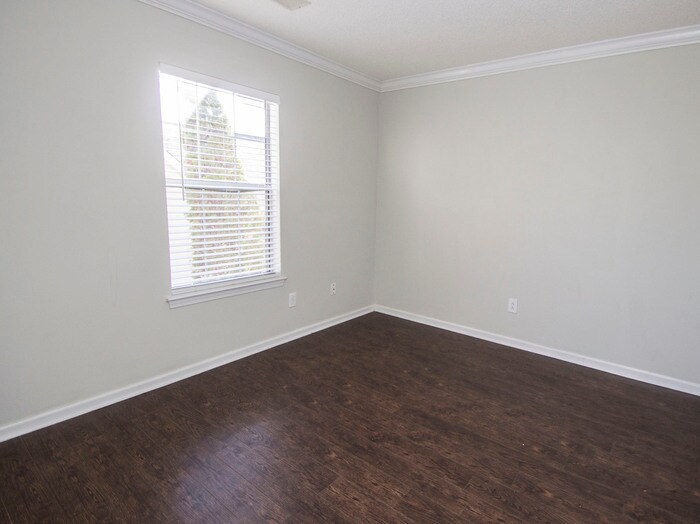 Building Photo - 122 Shady Mist Dr