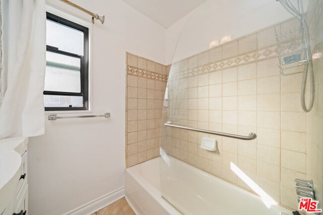 Building Photo - 8933 Cadillac Ave