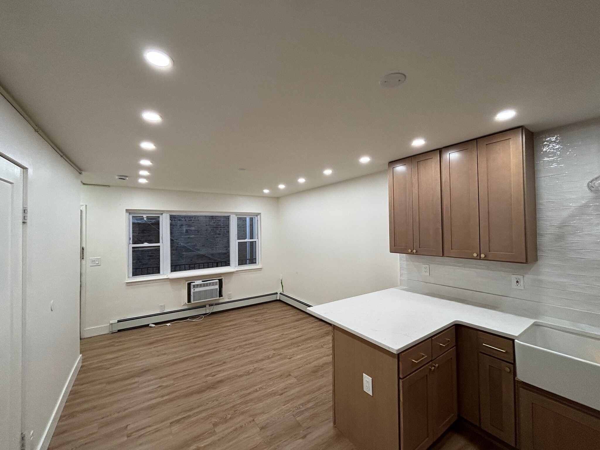 Building Photo - 140 71st St