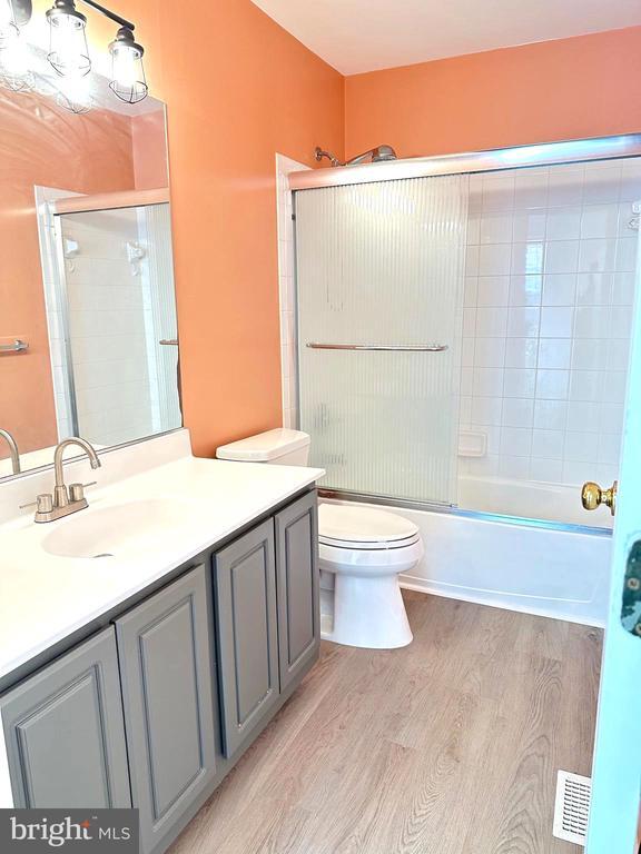 Building Photo - 20408 River Bank St