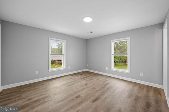 Building Photo - 1520 Dorchester Ave