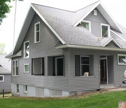 Building Photo - 455 NE Campus St