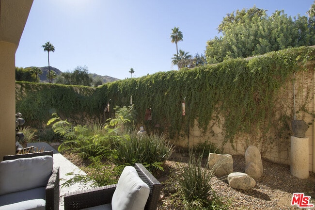 Building Photo - 501 Desert Lakes Cir