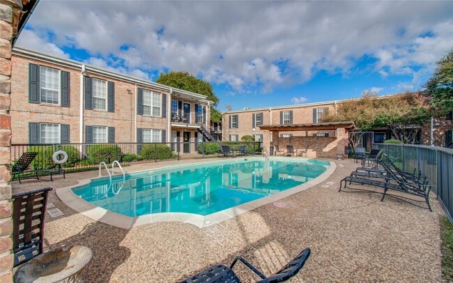 Building Photo - 6410 Del Monte Dr