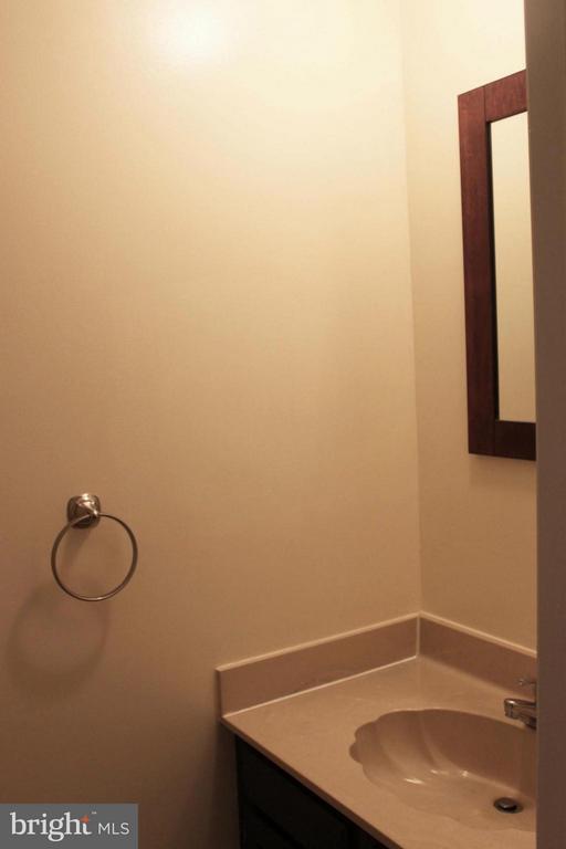 Building Photo - 6210 Cottonwood St