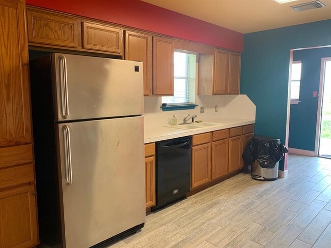 Building Photo - 13605 Ralph Ritchie Rd