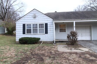 Building Photo - February FREE On This 1 Bedroom 1 Bath Duplex in Navy Hill Area in Olathe