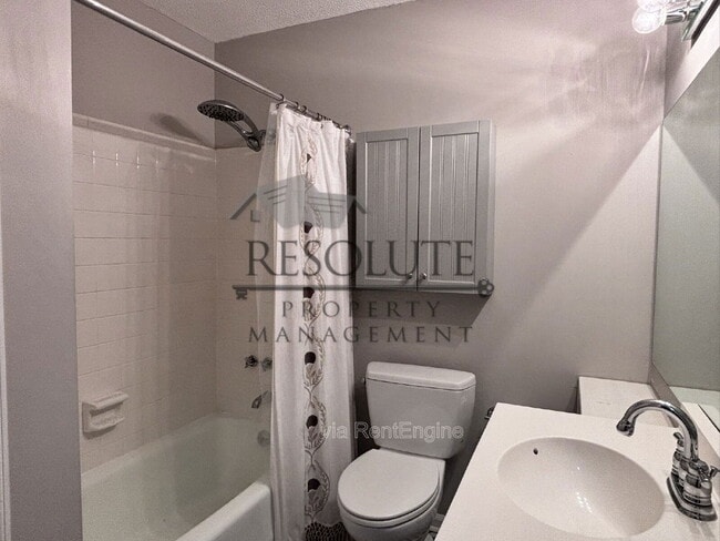 Building Photo - 1200 Brucemont Dr