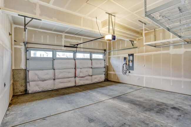 Building Photo - Stunning 4bed/2.5bath Home with High-End Upgrades in Snohomish WA!