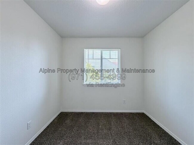 Building Photo - 210 NW Connell Ave