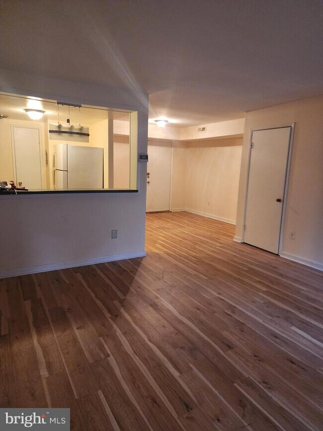 Building Photo - 7155 Donnell Pl