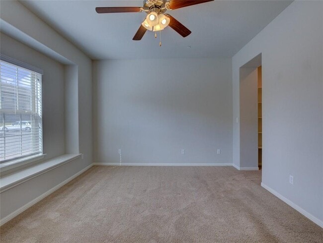 Building Photo - 1701 S Bell Blvd