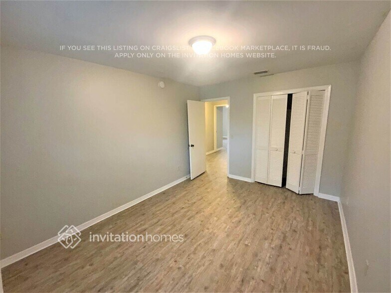 Building Photo - 11666 Wellington Way