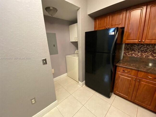 Building Photo - 1202 Belmont Ln