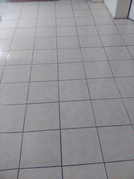 Building Photo - 516 Lincoln Hwy