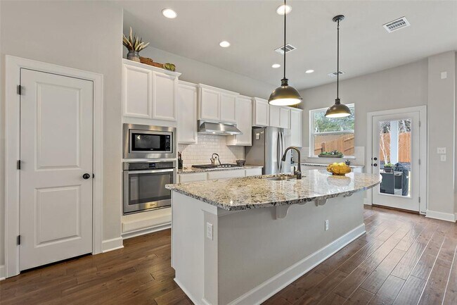 Building Photo - 362 Dayridge Dr