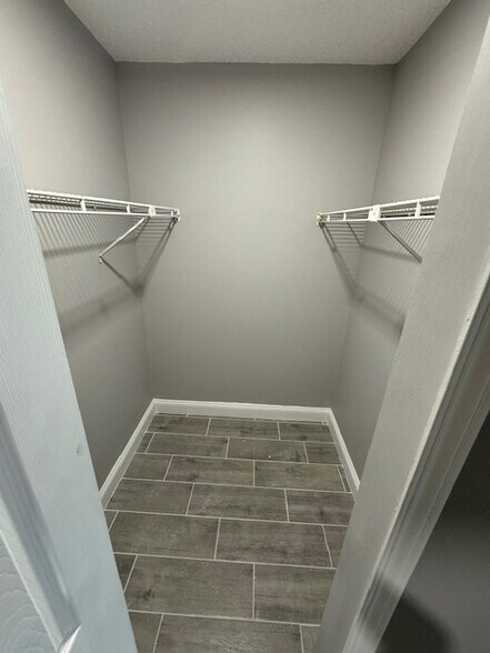 Building Photo - 3455 Remler Dr S