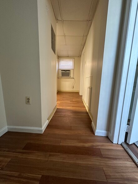 Building Photo - 134 Sherman St