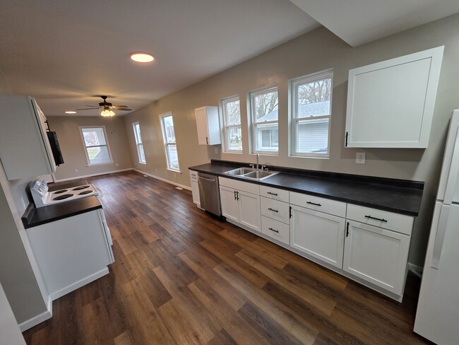 Primary Photo - 311 19th Pl