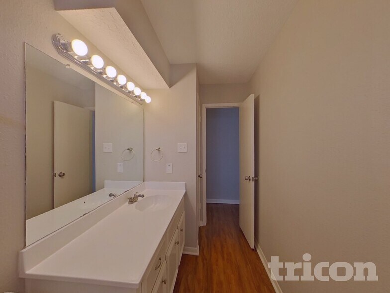 Building Photo - 3602 Hill Springs Dr