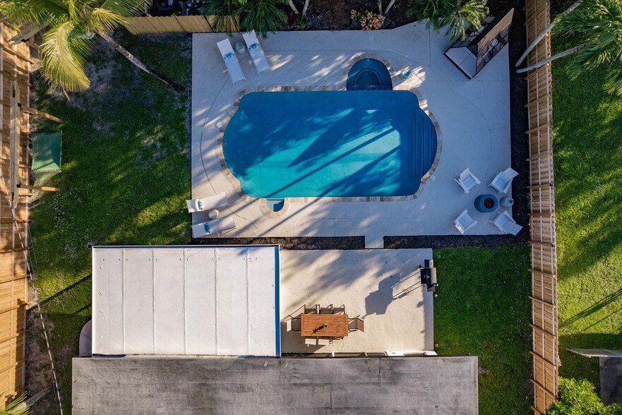 Building Photo - 716-720 Southwest 14th Court-SI FL1-ID1475646P