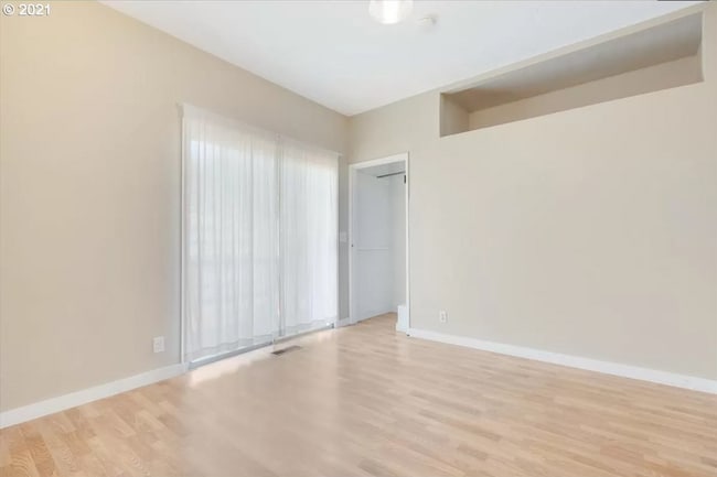 Building Photo - Tree House