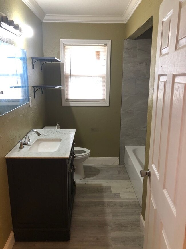 Building Photo - 2831 Pecan St