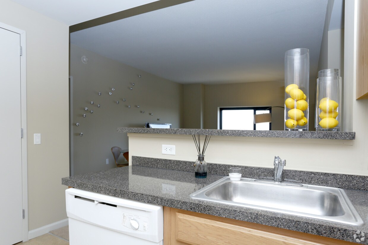 Skyview Apartments At Carriage City Plaza Rahway Nj Apartment