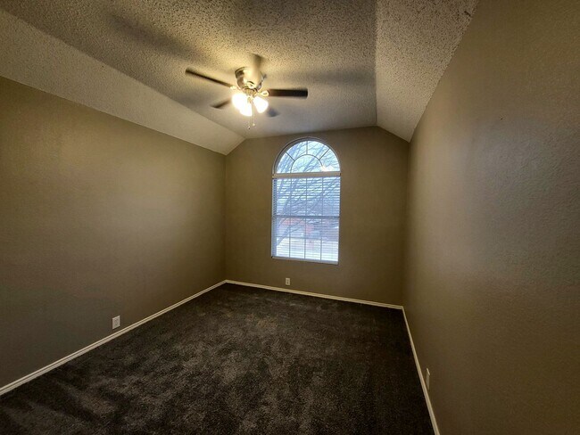 Building Photo - 3606 Creekstone Ct
