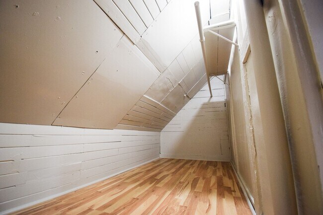Building Photo - 1734 NE Killingsworth St