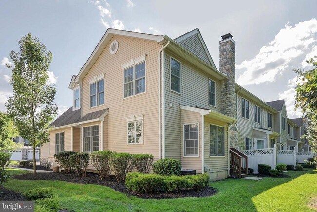 Building Photo - 11 Wedgewood Ct