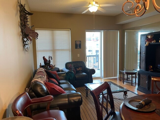 Building Photo - 1 bdrm at The Spur