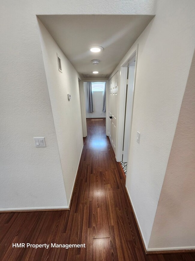 Building Photo - 2bed/2bath Condo near Victoria Gardens!