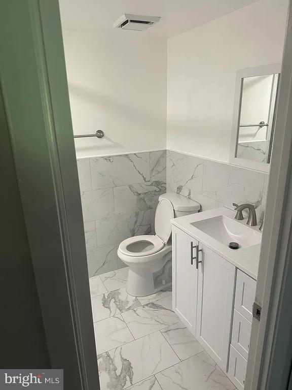 Building Photo - 172 Drummers Ln