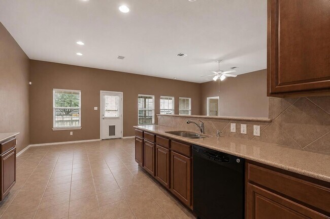 Building Photo - 354 Camelia Pkwy